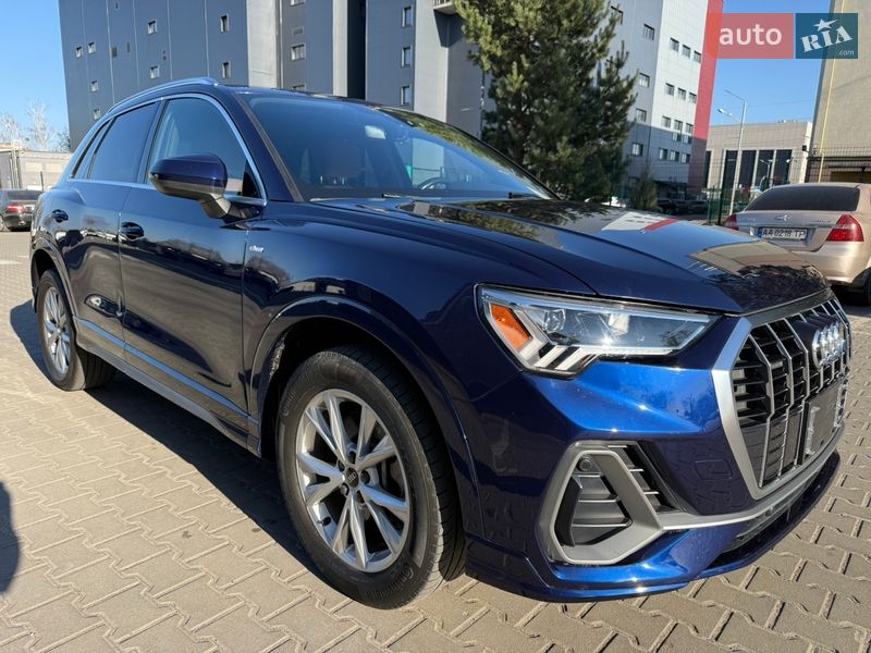 Позашляховик / Кросовер Audi Q3 2020 в Києві