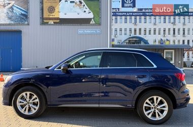 Внедорожник / Кроссовер Audi Q3 2020 в Киеве