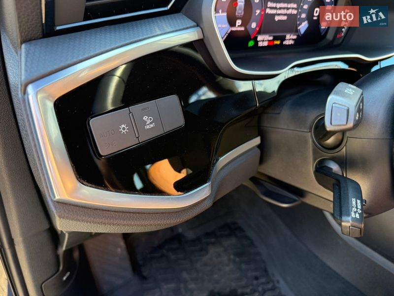 Позашляховик / Кросовер Audi Q3 2020 в Києві