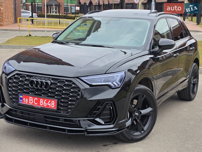 Позашляховик / Кросовер Audi Q3 2021 в Києві