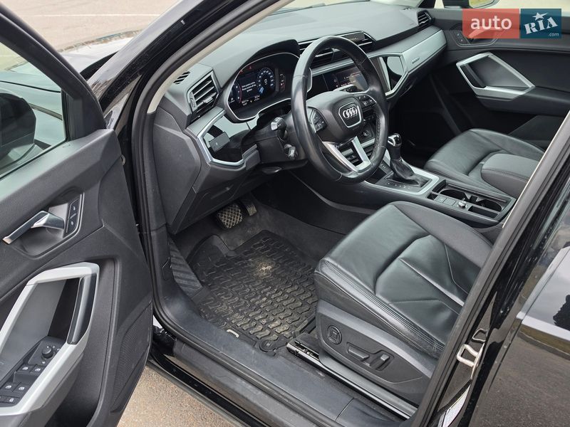 Позашляховик / Кросовер Audi Q3 2021 в Києві