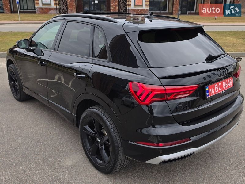 Позашляховик / Кросовер Audi Q3 2021 в Києві