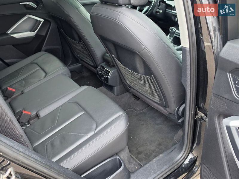 Позашляховик / Кросовер Audi Q3 2021 в Києві