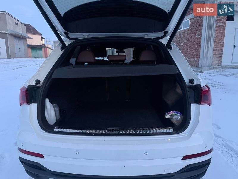 Внедорожник / Кроссовер Audi Q3 2022 в Каменец-Подольском
