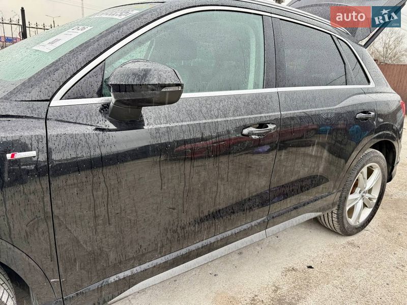 Внедорожник / Кроссовер Audi Q3 2019 в Киеве