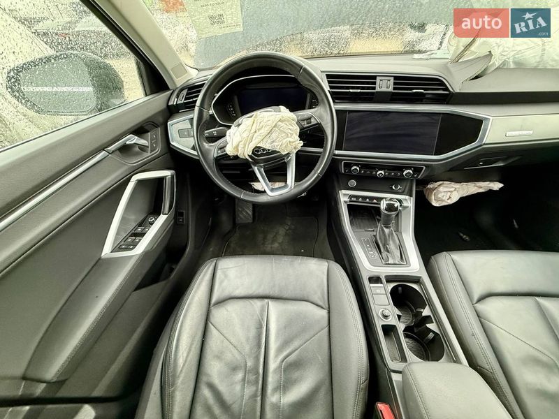 Внедорожник / Кроссовер Audi Q3 2019 в Киеве