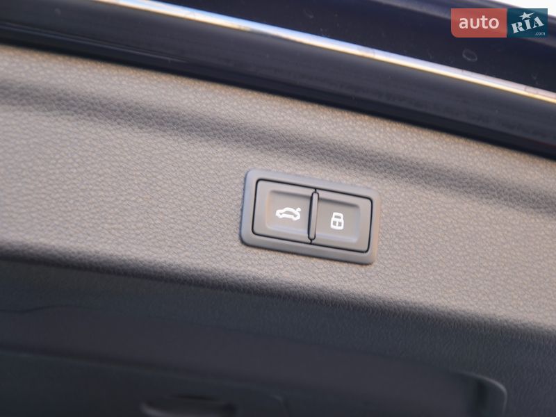 Позашляховик / Кросовер Audi Q3 2023 в Києві