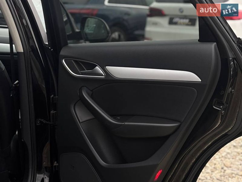 Позашляховик / Кросовер Audi Q3 2017 в Стрию