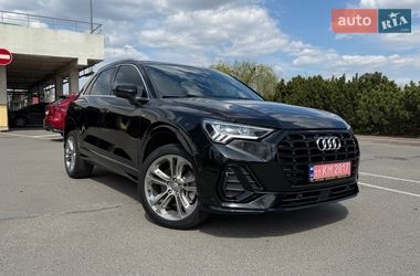 Внедорожник / Кроссовер Audi Q3 2021 в Киеве