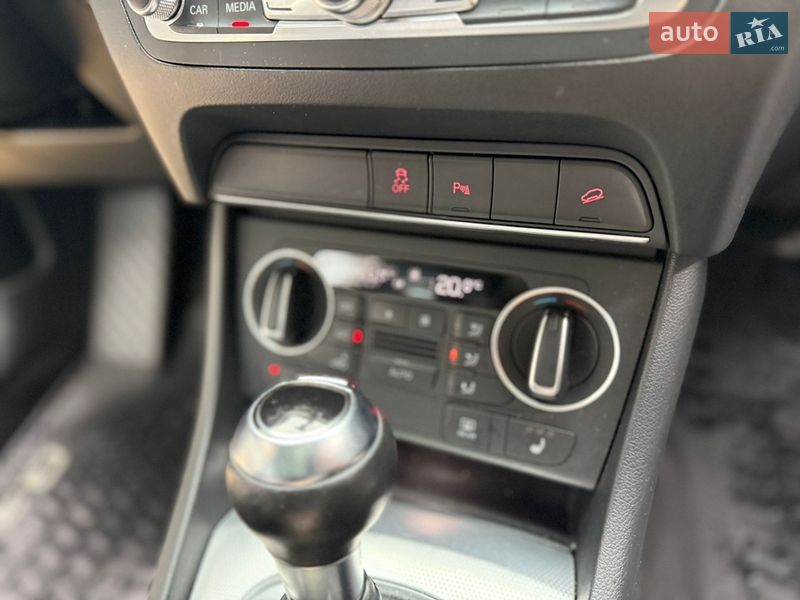 Позашляховик / Кросовер Audi Q3 2015 в Львові