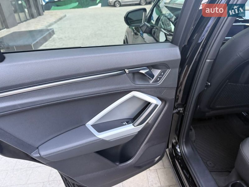 Внедорожник / Кроссовер Audi Q3 2020 в Львове