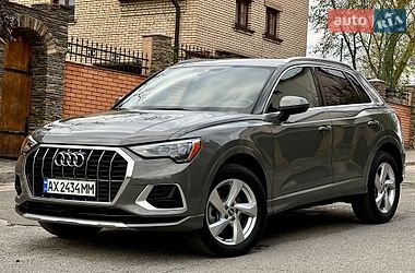 Позашляховик / Кросовер Audi Q3 2019 в Києві