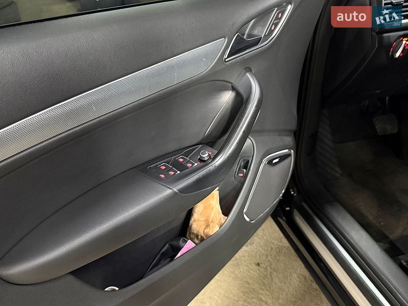 Внедорожник / Кроссовер Audi Q3 2015 в Киеве