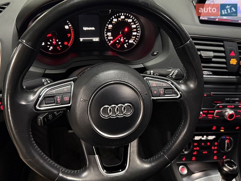 Внедорожник / Кроссовер Audi Q3 2015 в Киеве