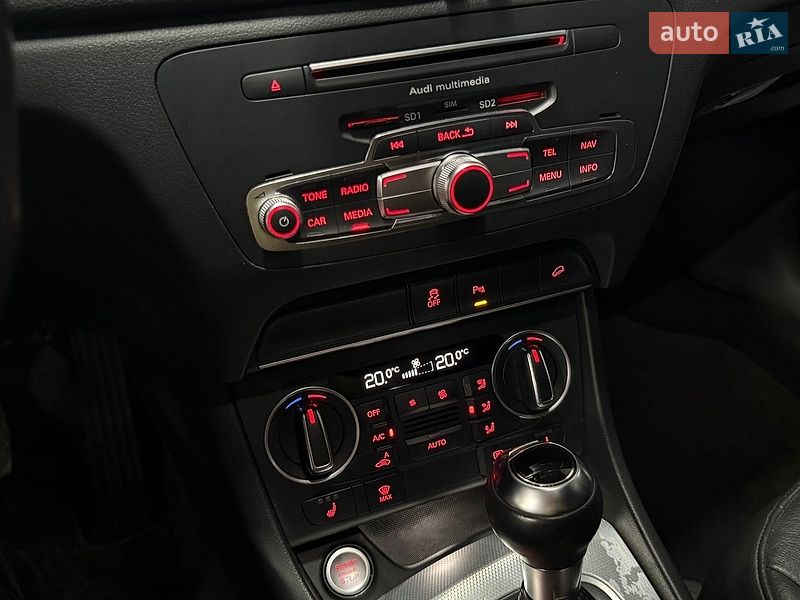 Внедорожник / Кроссовер Audi Q3 2015 в Киеве
