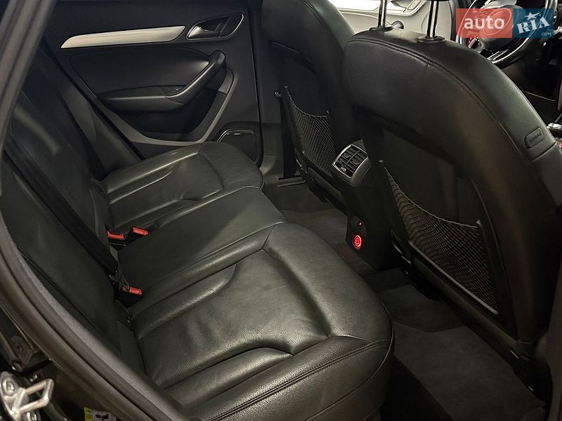 Внедорожник / Кроссовер Audi Q3 2015 в Киеве
