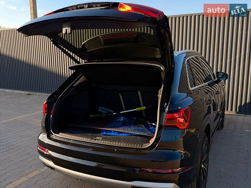 Внедорожник / Кроссовер Audi Q3 2019 в Хмельницком