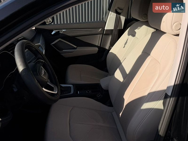 Внедорожник / Кроссовер Audi Q3 2019 в Хмельницком