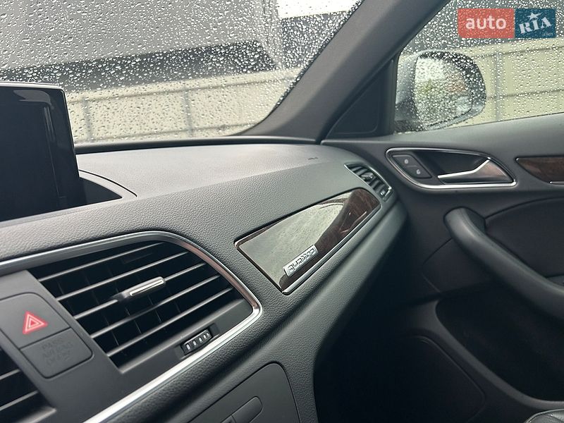 Внедорожник / Кроссовер Audi Q3 2015 в Мукачево