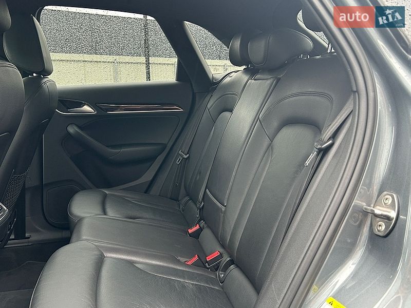 Внедорожник / Кроссовер Audi Q3 2015 в Мукачево