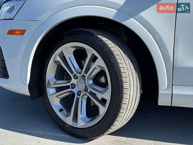 Внедорожник / Кроссовер Audi Q3 2016 в Ровно