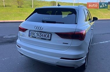Внедорожник / Кроссовер Audi Q3 2020 в Киеве