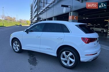 Внедорожник / Кроссовер Audi Q3 2020 в Киеве