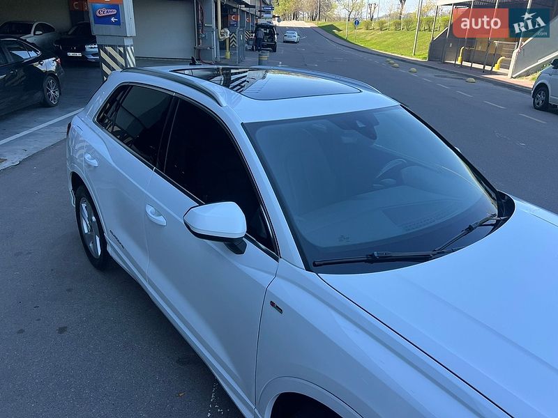 Внедорожник / Кроссовер Audi Q3 2020 в Киеве