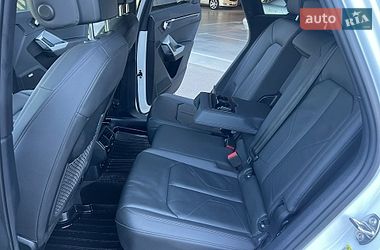 Внедорожник / Кроссовер Audi Q3 2020 в Киеве