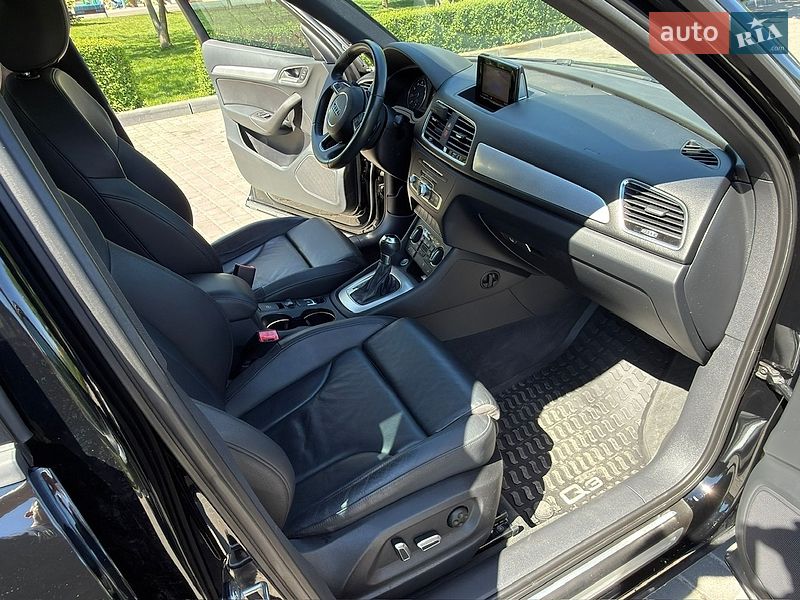 Внедорожник / Кроссовер Audi Q3 2017 в Каменском