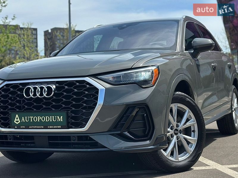 Внедорожник / Кроссовер Audi Q3 2020 в Киеве