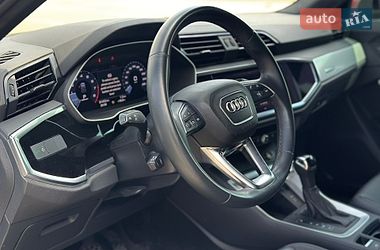 Внедорожник / Кроссовер Audi Q3 2020 в Киеве