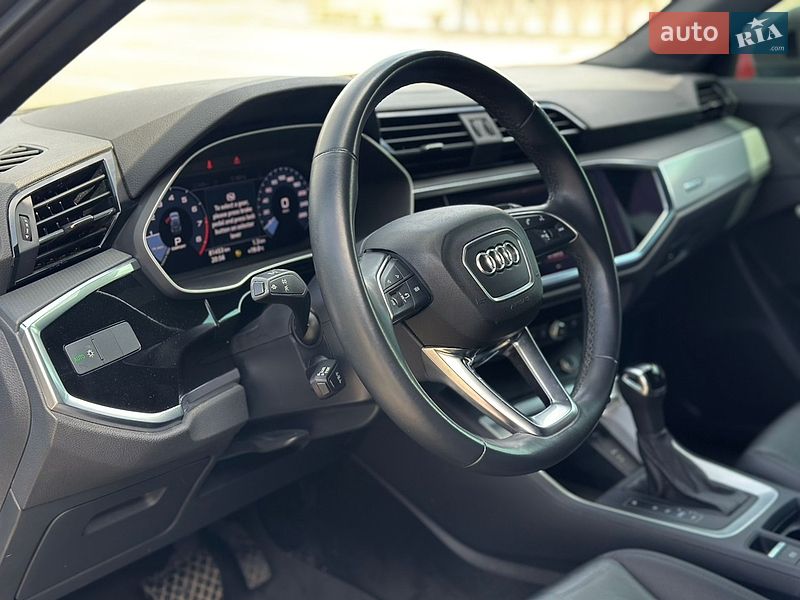 Внедорожник / Кроссовер Audi Q3 2020 в Киеве