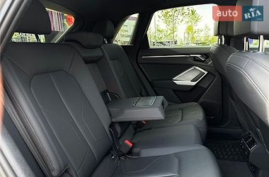 Внедорожник / Кроссовер Audi Q3 2020 в Киеве