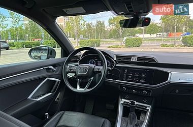 Внедорожник / Кроссовер Audi Q3 2020 в Киеве