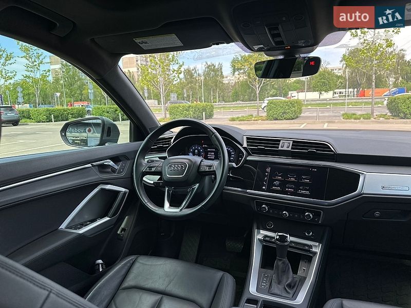 Внедорожник / Кроссовер Audi Q3 2020 в Киеве