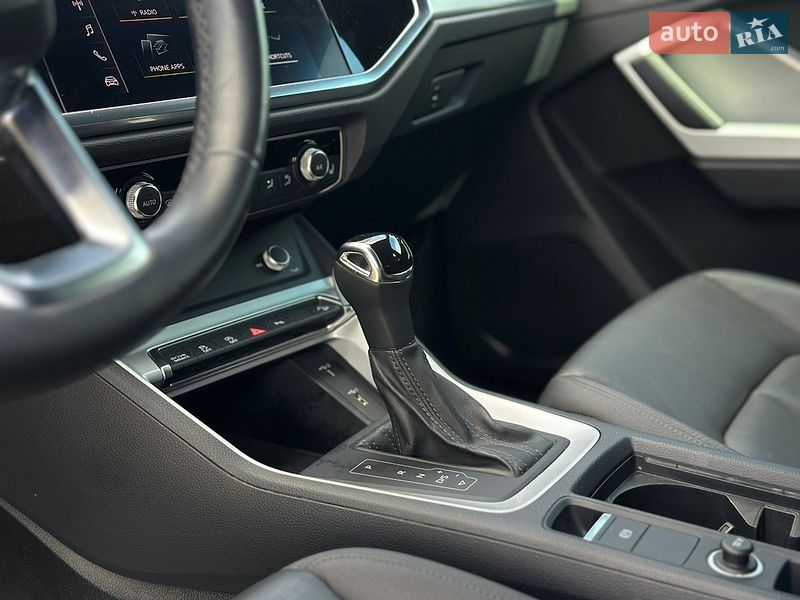 Внедорожник / Кроссовер Audi Q3 2020 в Киеве