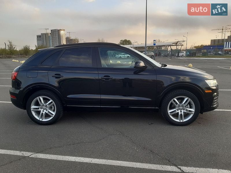 Позашляховик / Кросовер Audi Q3 2018 в Києві