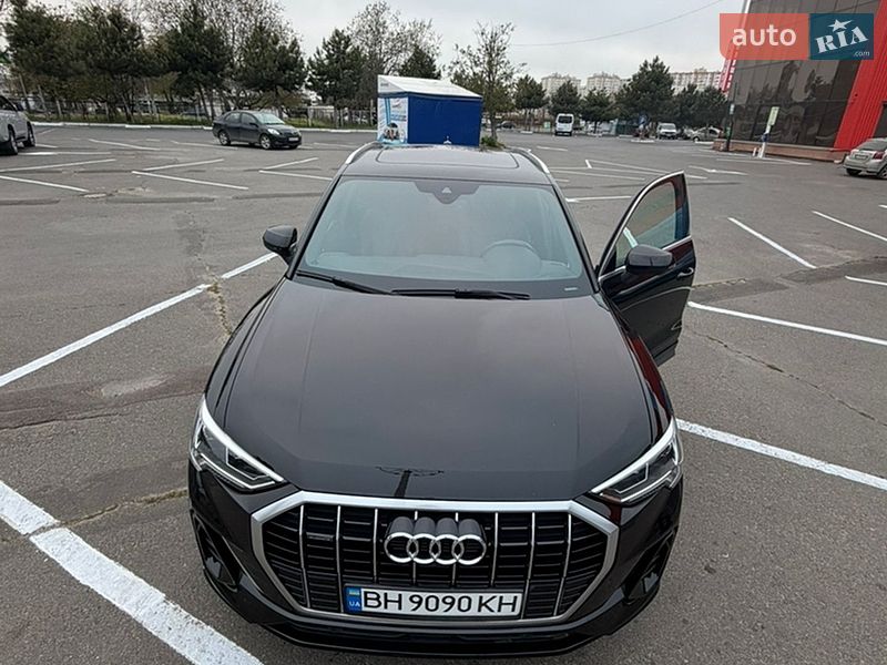 Внедорожник / Кроссовер Audi Q3 2019 в Одессе