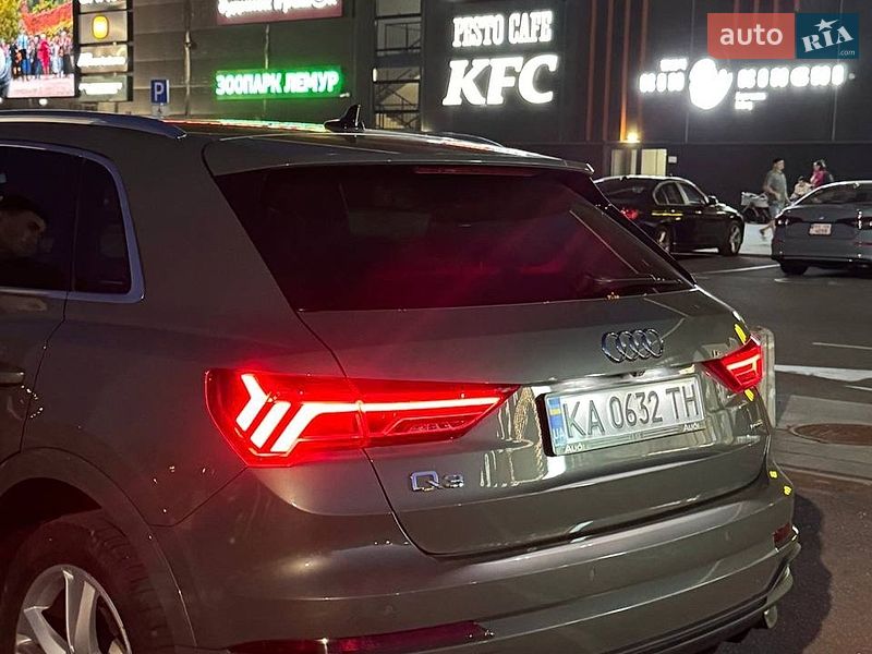 Внедорожник / Кроссовер Audi Q3 2020 в Киеве