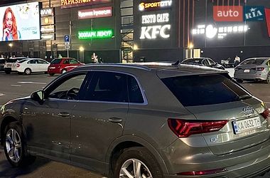 Внедорожник / Кроссовер Audi Q3 2020 в Киеве