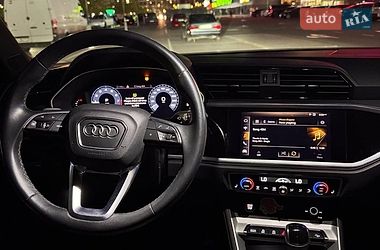 Внедорожник / Кроссовер Audi Q3 2020 в Киеве
