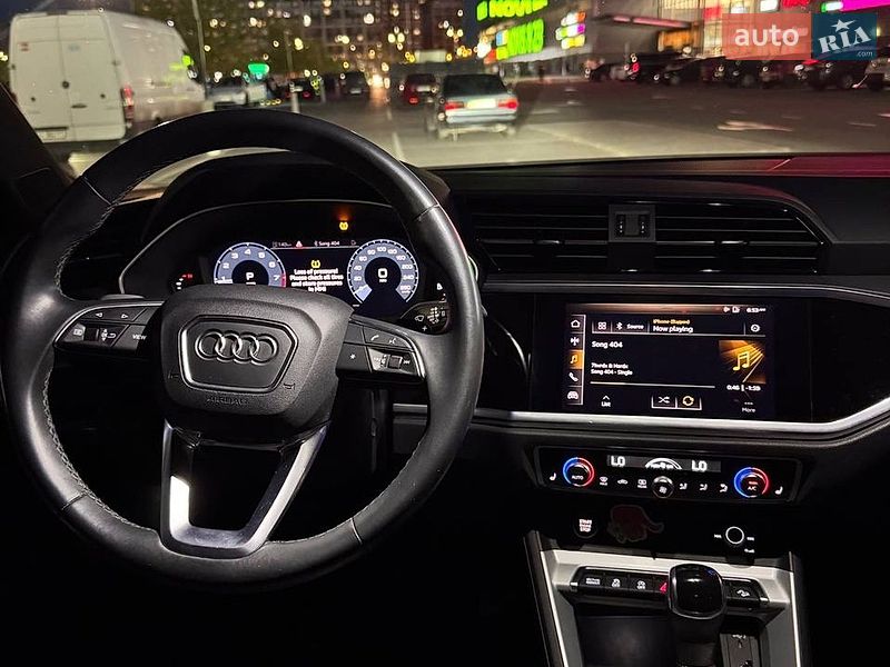 Внедорожник / Кроссовер Audi Q3 2020 в Киеве