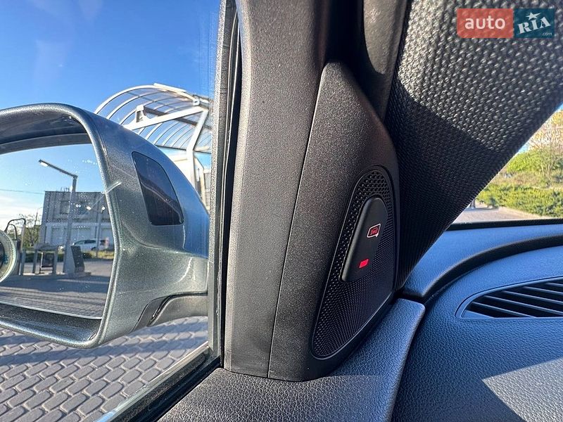Внедорожник / Кроссовер Audi Q3 2015 в Днепре
