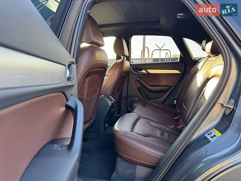Внедорожник / Кроссовер Audi Q3 2015 в Днепре