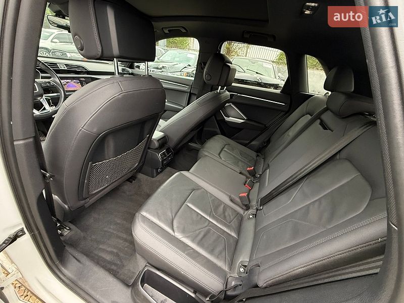 Внедорожник / Кроссовер Audi Q3 2020 в Стрые