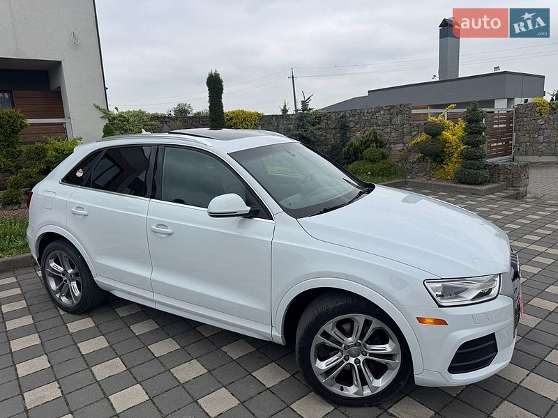 Внедорожник / Кроссовер Audi Q3 2017 в Стрые