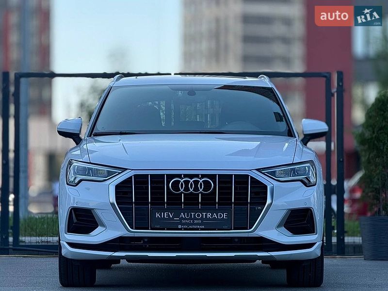 Позашляховик / Кросовер Audi Q3 2020 в Києві