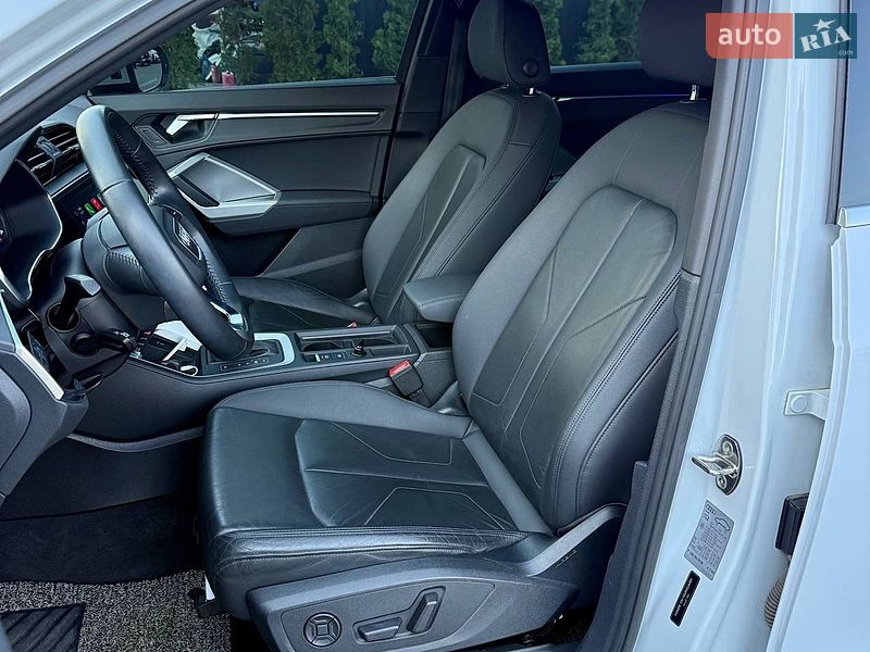 Позашляховик / Кросовер Audi Q3 2020 в Києві