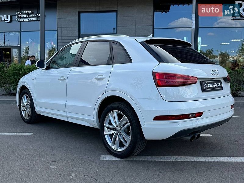 Внедорожник / Кроссовер Audi Q3 2017 в Киеве